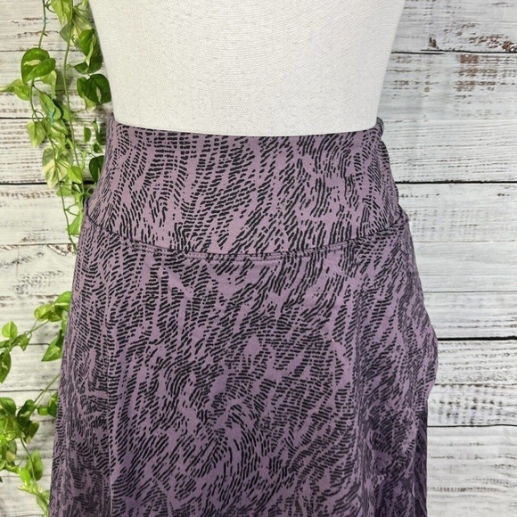 Eddie Bauer Fitness Sports Skirt size Medium Plum Black Faux Wrap Stretch Short - Picture 3 of 11